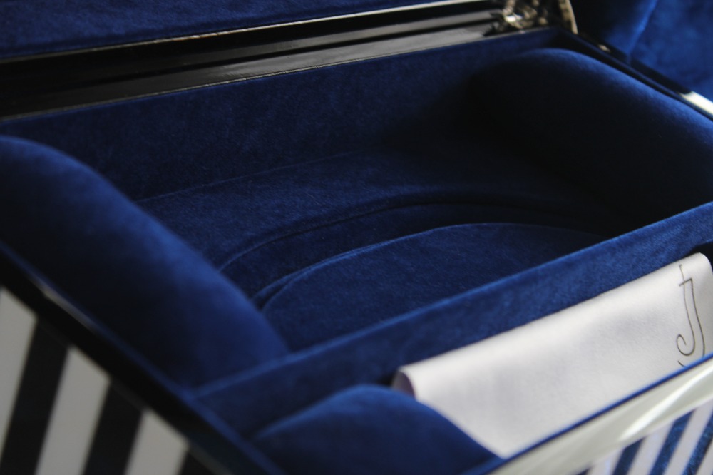 Détail intérieur coffret Julai